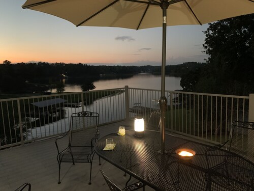 Lake Tuscaloosa Waterfront home with Amazing Views 4 bed 4 bath + Gameroom