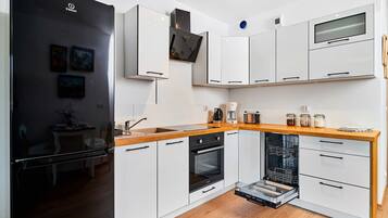 Apartment, 1 Bedroom, Balcony | Private kitchen