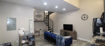 Modern Tiny House Experience|1 Br Loft