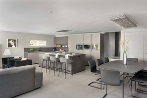 Dining - Relaxing Lake Home Meets Contemporary Design (Three Rivers)