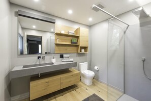 Combined shower/tub, hair dryer, towels, soap