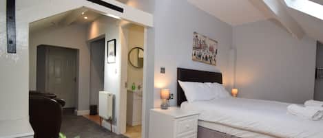 Superior Studio, Ensuite (Ryedale) | Interior