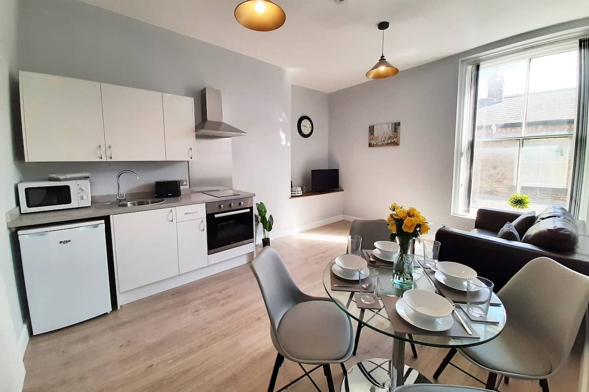 Deluxe Apartment, Ensuite (Castlegate) | Interior