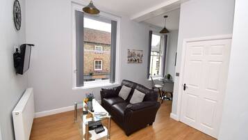 Superior Apartment, Ensuite (Yorkersgate) | Lounge
