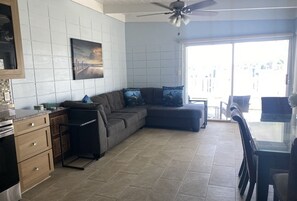 TV - Open Water Paradise 2/2 Half Duplex in Key Colony Beach at Marathon, FL (Key Colony Beach)