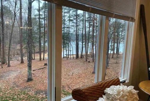 Secluded Lakefront Retreat - Couples and Fisherman’s Paradise with Private Dock