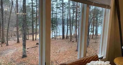 Secluded Lakefront Retreat - Couples and Fisherman’s Paradise with Private Dock