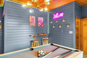 Spielezimmer