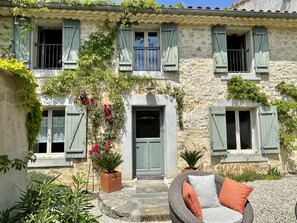 Stuga Deluxe - eget badrum | Trädgård