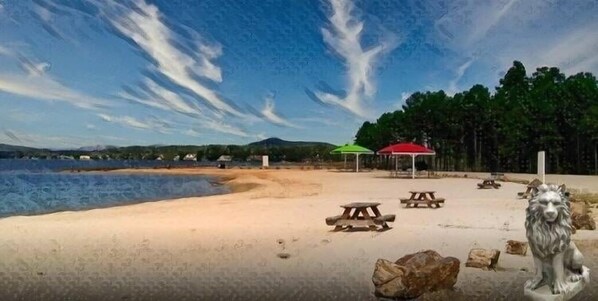 ビーチの近く、サンラウンジャー、ビーチタオル