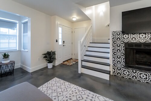 Cozy Condo in Huntsville 5 minutes to Redstone Gate