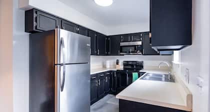 Cozy Condo in Huntsville 5 minutes to Redstone Gate