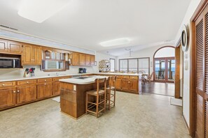 Dishwasher, coffee/tea maker