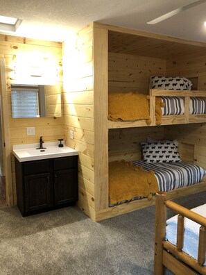 6 chambres, fer et planche à repasser, Wi-Fi gratuit, draps fournis