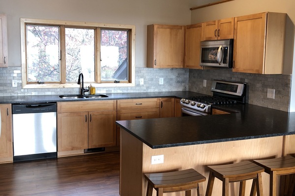 Frigorífic, microones, forn i placa de cuina