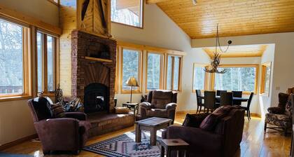 Mountain Chalet Tucked in Aspen Grove with Mountain Views