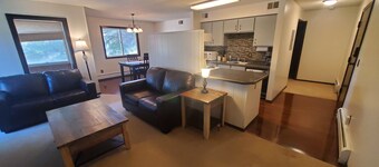 Tomar Park Apt 1 - KP101APT1