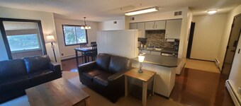 Tomar Park Apt 1 - KP101APT1
