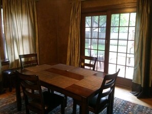 Dining - Historic Twin Tudors Inn Northwest Room w/ Loft (KP1404Loft) (Sioux Falls)