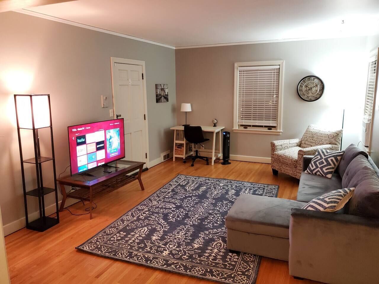 Smart-TV, videospill, DVD-spiller og bøker