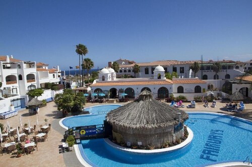 Heated Pool - Newly Refurbished - One Bed Apartment - Next to the Golf Course