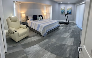 3 bedrooms, iron/ironing board, free WiFi, bed sheets