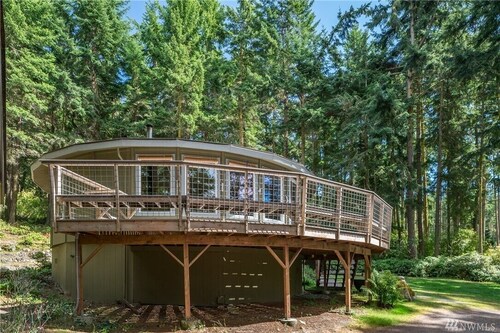 TreeTops Forest Retreat