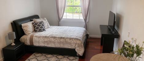 1 bedroom, desk, iron/ironing board, free WiFi