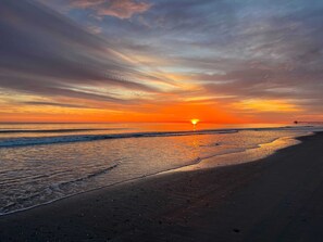 Beach nearby - 2 Min Walk to Beach | Summer Paradise| Sleeps 6 (Atlantic Beach)