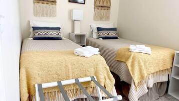 3 bedrooms, desk, iron/ironing board, travel cot