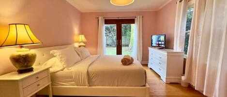 2 chambres, bureau, fer et planche à repasser, Wi-Fi gratuit