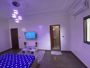 1 bedroom, WiFi, bed sheets - Luminous apartment very clean, very cool and calm with tranquility you’ll enjoy your peace of mind. (Dakar)