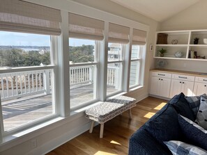 Smart-TV, Kamin, Tischfußball, Tischtennisplatte