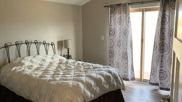 1 bedroom, desk, free WiFi, bed sheets