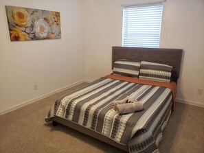 4 bedrooms, iron/ironing board, free WiFi, bed sheets