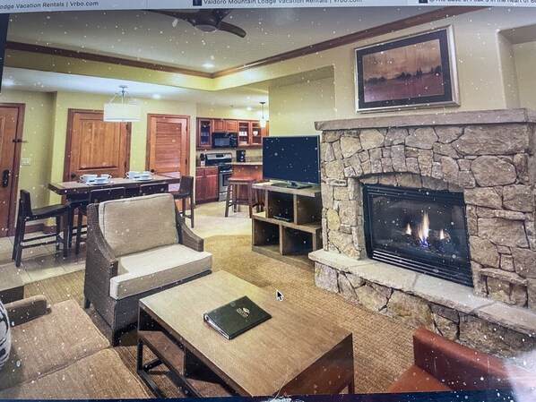 Interior - Luxury Condo in Terrific Location Walk to Peak 9 and Downtown (Breckenridge)