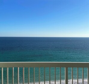 Property grounds - Beachfront with spectacular views, 3 pools, Tiki Hut, gym, on site restaurant (Destin)
