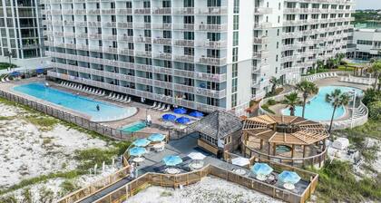 Gorgeous Views ~Gulf front Private Balcony~ 3 POOLS, Tiki Hut, Hot-Tubs + MORE!