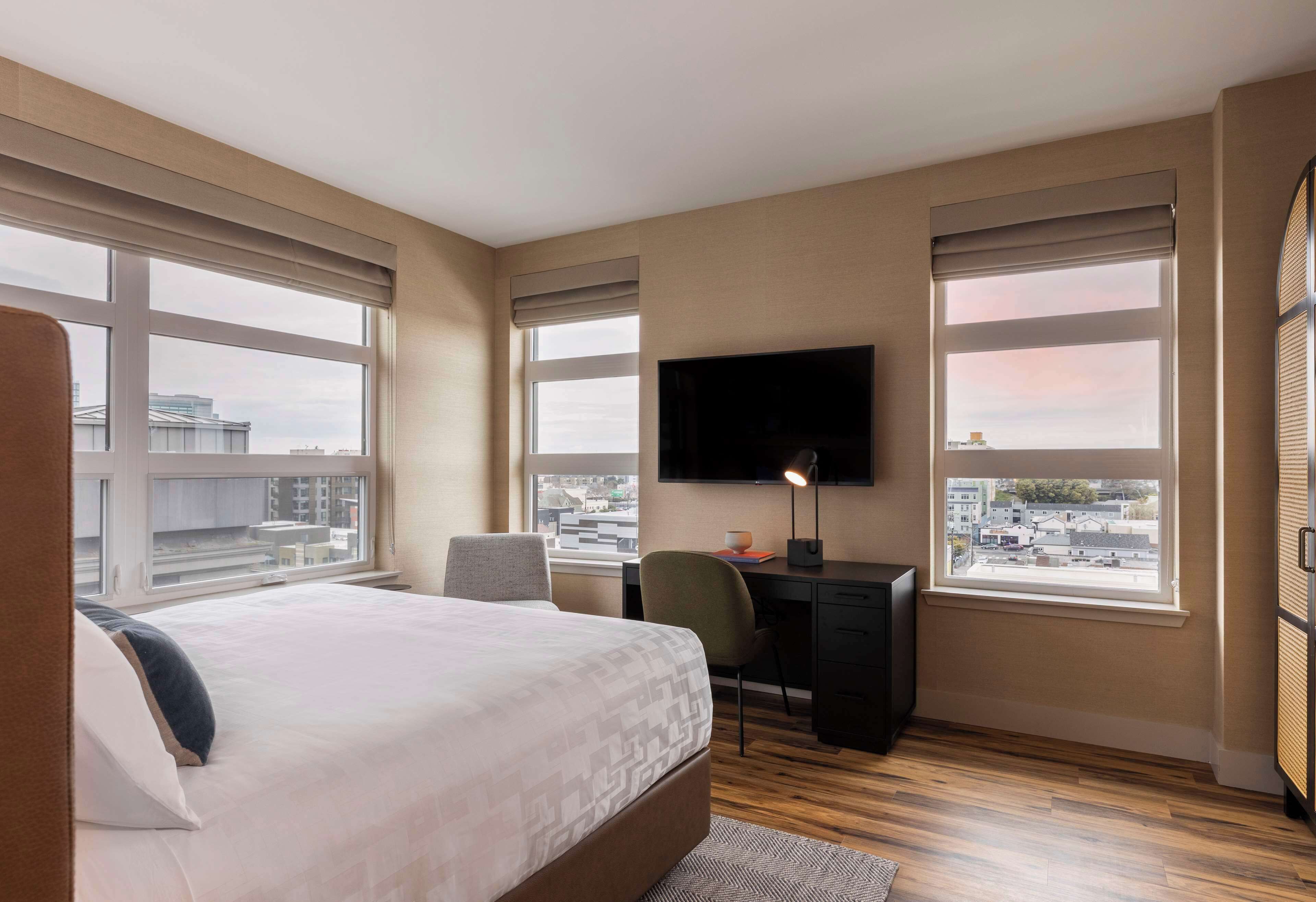 1 bedroom, egyptian cotton sheets, premium bedding, down duvets