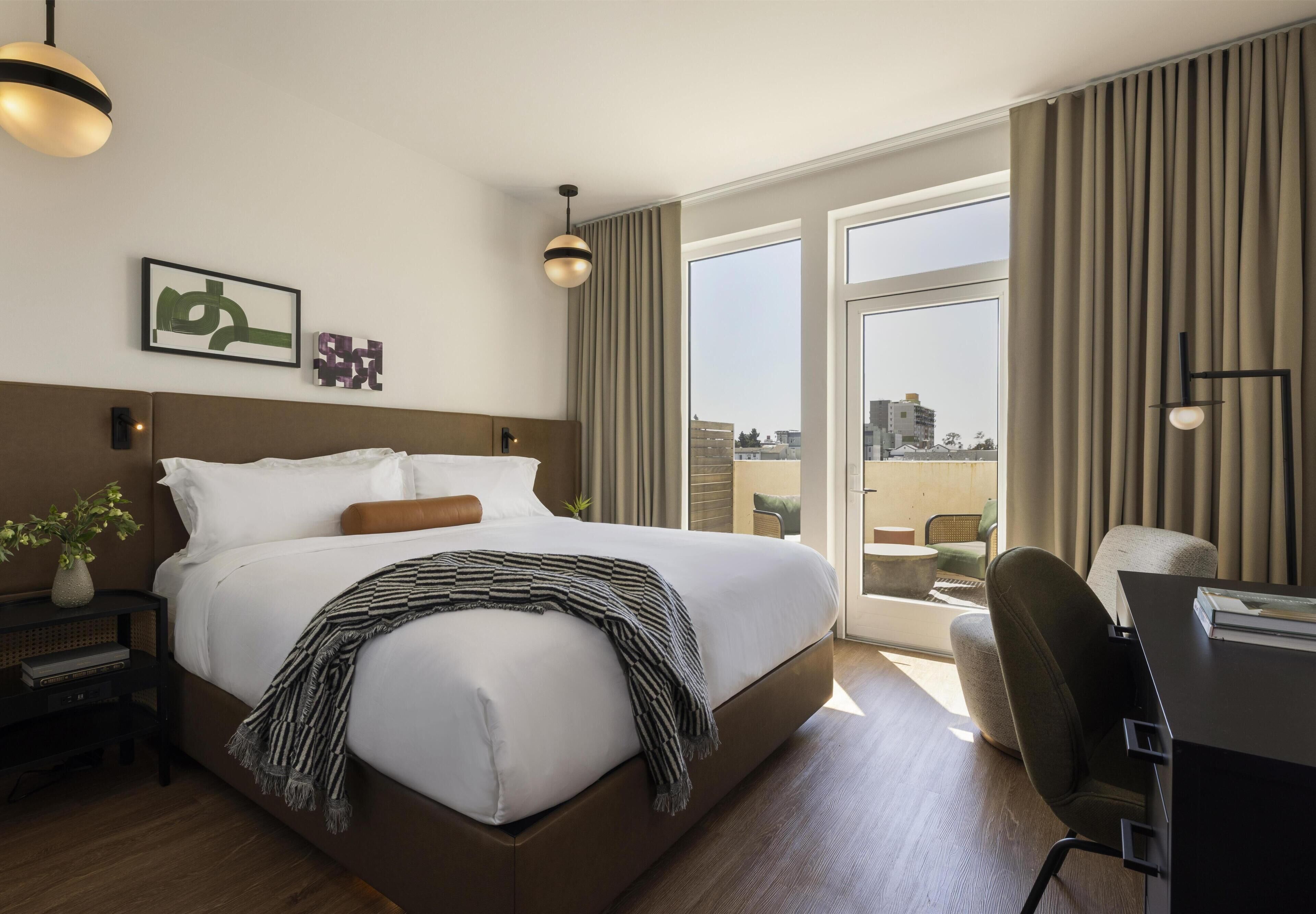 Room, 1 King Bed, Terrace (Urban) | Egyptian cotton sheets, premium bedding, down comforters, in-room safe