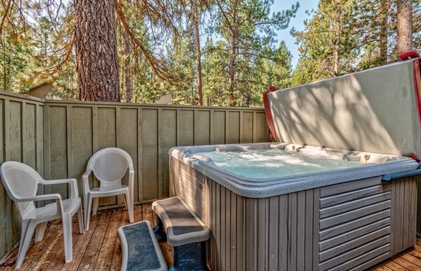 室外 SPA 浴池