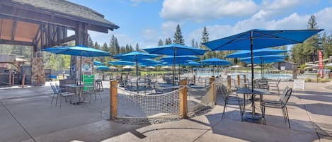 House, Multiple Beds, River View (Loon - Unit 13) | Outdoor dining