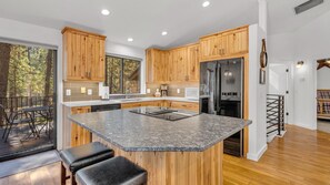 House, Multiple Beds (Diamond Peak - Unit 20) | Private kitchen | Toaster - Diamond Peak Lane 20 (Bend)