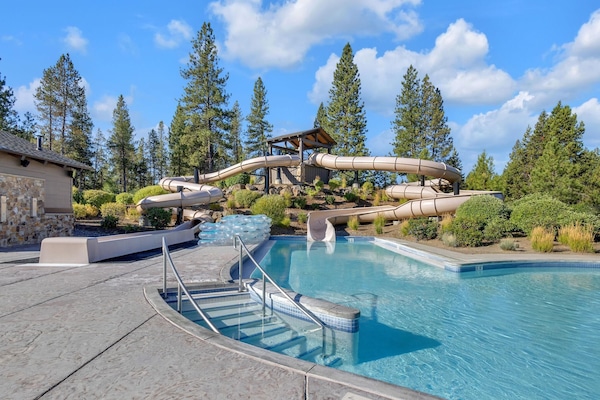 House, Multiple Beds (Diamond Peak - Unit 20) | Pool
