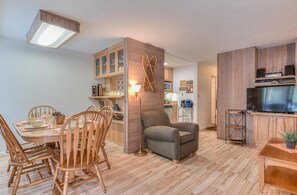 콘도, 침대(여러 개) (Abbot House - Unit 8) | 거실 공간