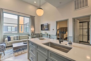 Interior - Modern Downtown Birmingham Condo w/ Rooftop Access (Birmingham)