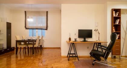 Two bedroom Apt in Syntagma - Ermou area