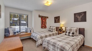 House, Multiple Beds (Kinglet - Unit 46) | 3 bedrooms, bed sheets - Kinglet Lane 46 (Bend)