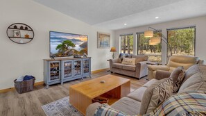 House, Multiple Beds (Kinglet - Unit 46) | Living area