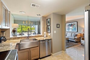 Condo, 1 King Bed, Private Pool | Private kitchen | Fridge, microwave, oven, stovetop - The Pearl at Shelter Cove (Hilton Head Island)